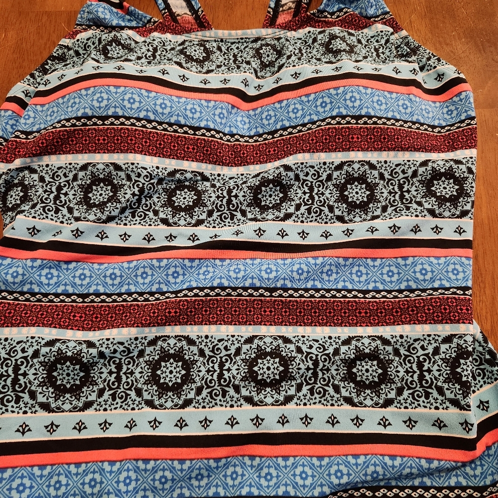 Swimwear with Striped Pattern - Picture 2 of 5